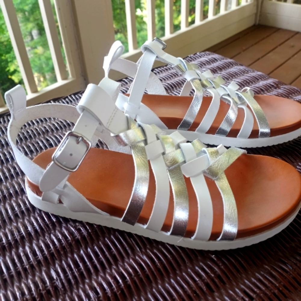 Wonder Nation Strappy Sandals